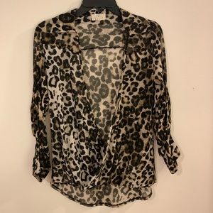 Emrer Blouse, cheetah, Collar, scooped front. Sz S
